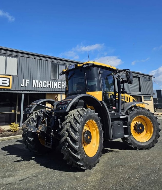 2022 2022 JCB 4220 Fastrac Tractor for sale